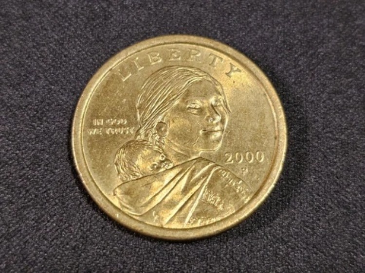 希少 縁書きなし 2000 P サカガウィア 1ドル硬貨 米国リバティ ゴールドカラー