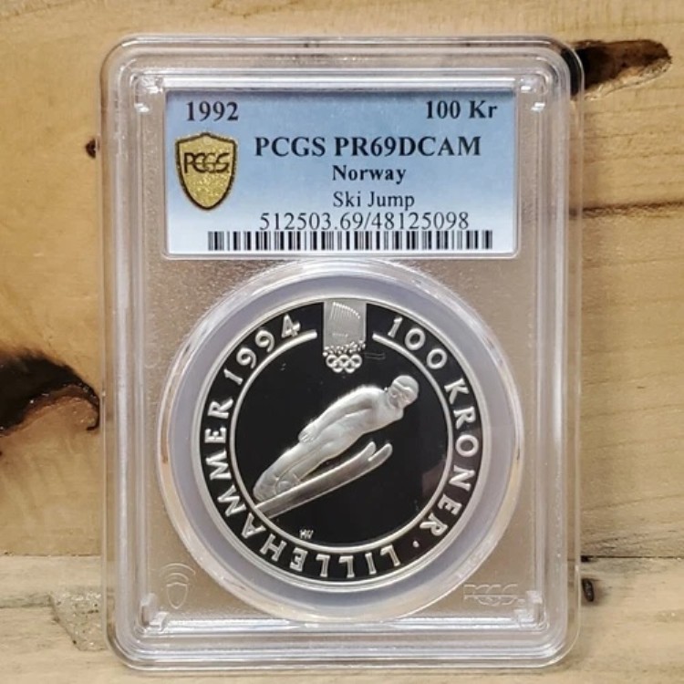 *トップポップ (2/0)* 1992年 ノルウェー スキージャンパー シルバー 100クローネ PCGS PR69 DCAM V946｜WORLD RESOURCE【KING店】
