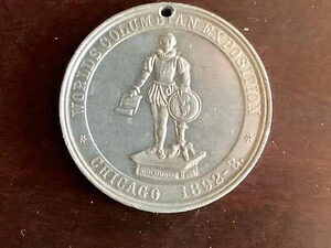 1892-93年コロンビア万国博覧会記念アルミニウムメダル。直径38mm。R-5 HK-239 89,540円