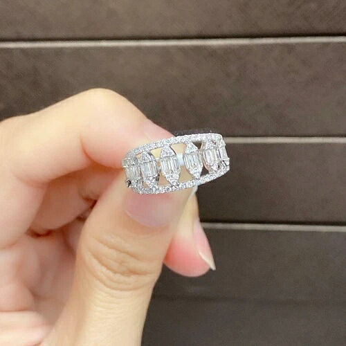 30% クリアランス！NWT $3,399 希少 18KT ゴールド ラージ マーキスデザイン ダイヤモンド リング バンド｜WORLD RESOURCE【KING店】