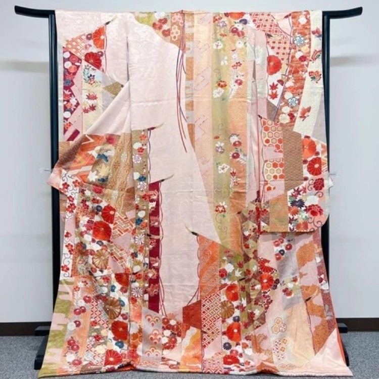 希少なセミアンティークの金刺繍入り千袖振袖