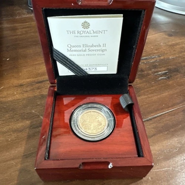 エリザベス2世記念 2022年 プルーフ金貨 (0.2354オンス AGW)｜WORLD RESOURCE【KING店】