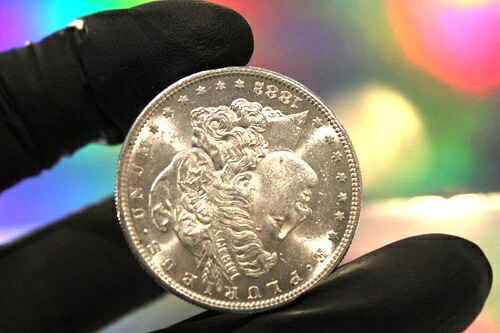 1882年 S $1 モルガン銀貨~~ゴージャスなシルクブレザー！必見です！
