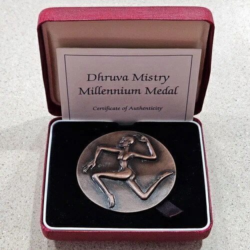 ヴィンテージ Dhruva Mistry ミレニアム 2.5 インチ ブロンズ メダリオン、ボックス & COA ロイヤルミント