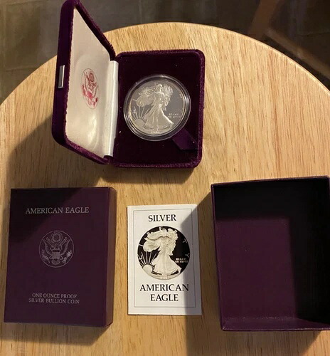 1986年 - 南米イーグルプルーフ銀貨 55,055円