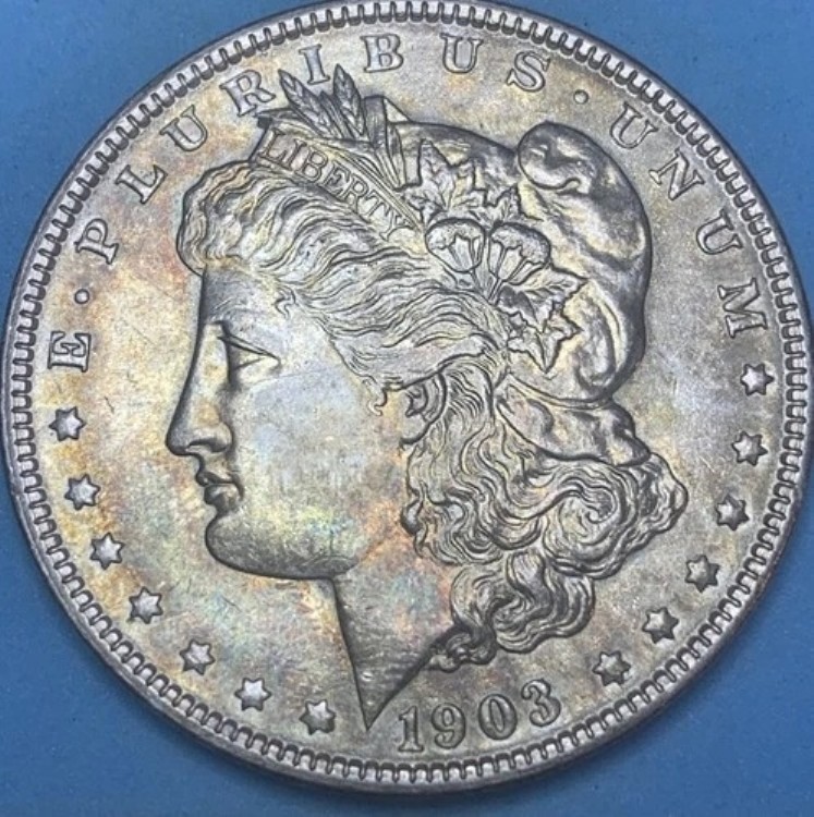 1903-P 1ドルモルガン銀貨、美しい色調 - 強い打撃 BU
