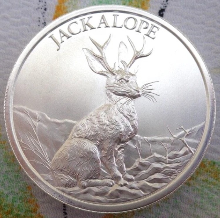 2オンス 2023 JACKALOPE 未確認動物学シリーズ BUラウンド .999 純銀
