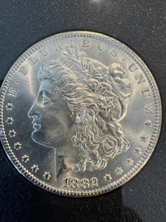 1882年CC米国モルガン銀貨1ドルGSAホード - NGC MS 66、箱とCOA付き