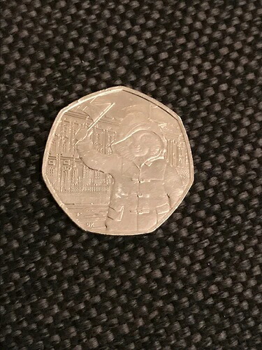 希少50ペンス硬貨（英国）- バッキンガム宮殿のパディントンベア（2018年）- 未流通｜WORLD RESOURCE【KING店】