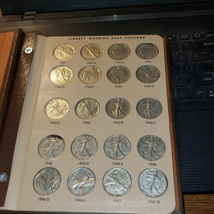 ウォーキング リバティ ハーフ ダラー 1935 ～ 1947 年 ブック ホルダー入り!! 318,285円