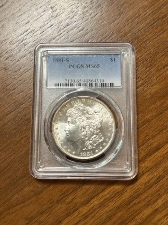 美しい淡い色合いの1881年S MS65モルガン銀貨（PCGS） 84,700円