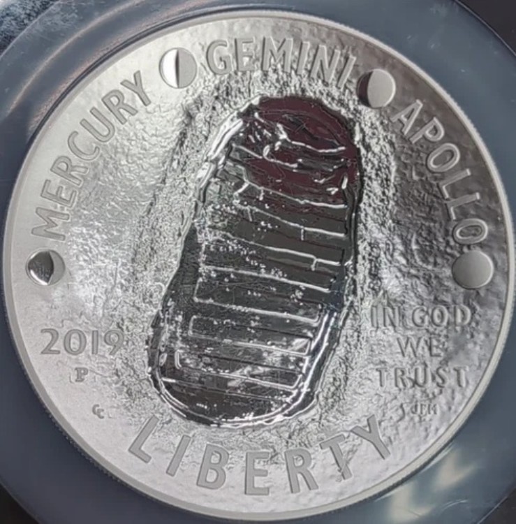 2019年 P アポロ11号 50周年記念 5オンス .999 シルバードル NGC PF 70 UC (S152)｜WORLD RESOURCE【KING店】
