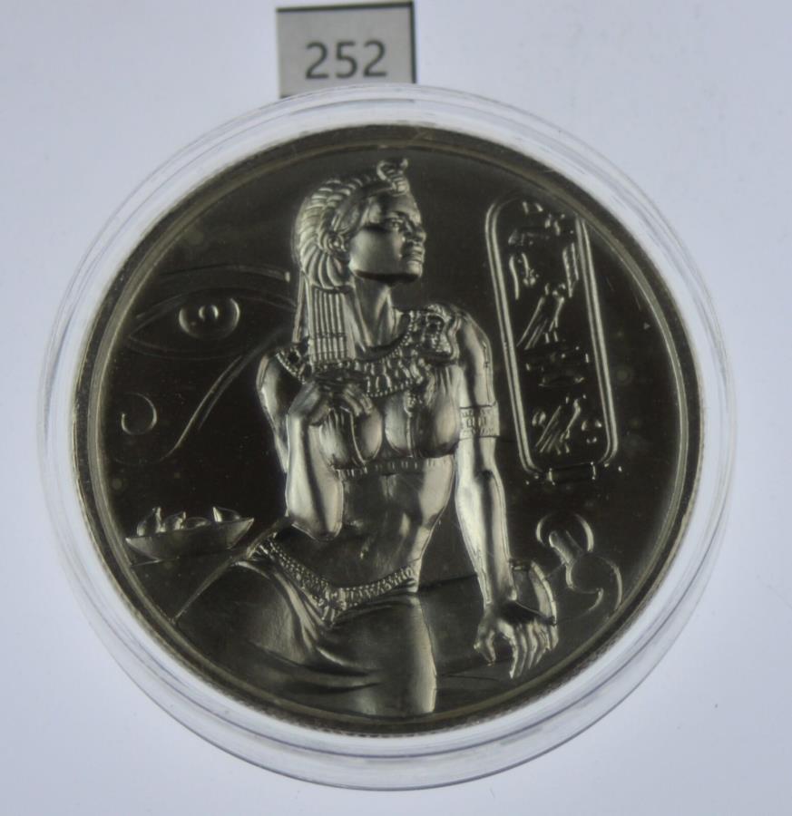 クレオパトラ - エジプトの神々シリーズ＃1-2オンスウルトラハイレリーフ.999シルバーラウンド... Cleopatra - Egyptian Gods Series #1 - 2oz Ultra High Relief .999 Silver Round...