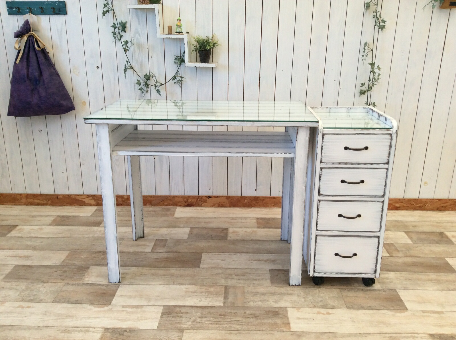 Handmade 作業台 ネイル 棚付boxタイプ チェスト付 シャビー New2 ネイリスト ネイル施術デスク オーダー 作成可能お部屋のスペースに合わせたオリジナルオーダー可能です お問い合わせください Movilesgarcia Com