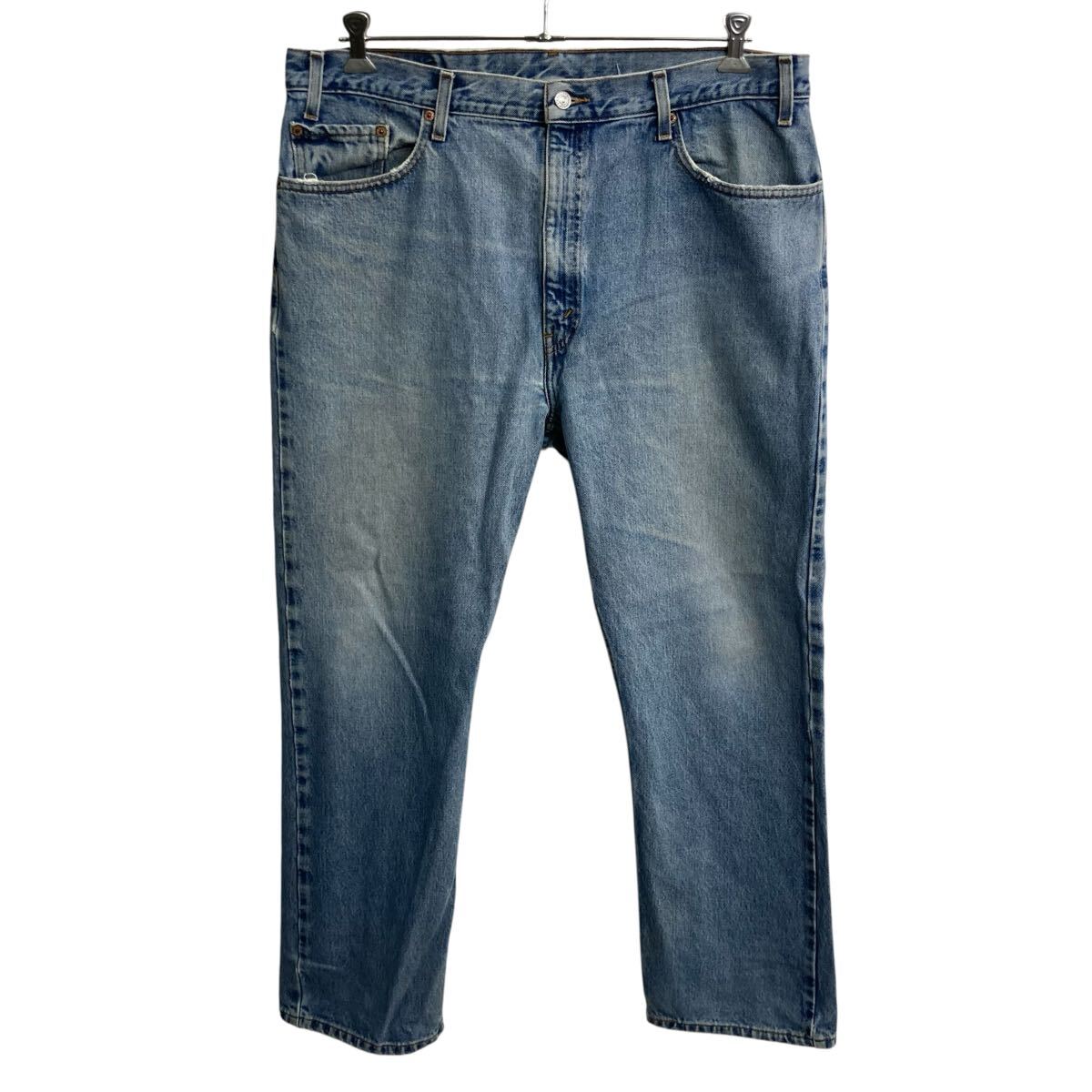 【中古】【古着】 90s Levi's 505 デニムパンツ W40 ライトブルー リーバイス ジップアップ 99年製 紙タグ ビッグサイズ コインポケット アメカジ 2606-554｜古着屋DEN