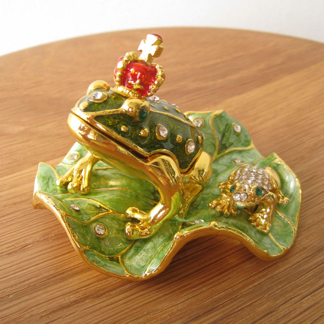 純銀杯　 木製箱入り　カエル Amazon | ビバリー 42ピース クリスタルパズル カエル 50273 緑