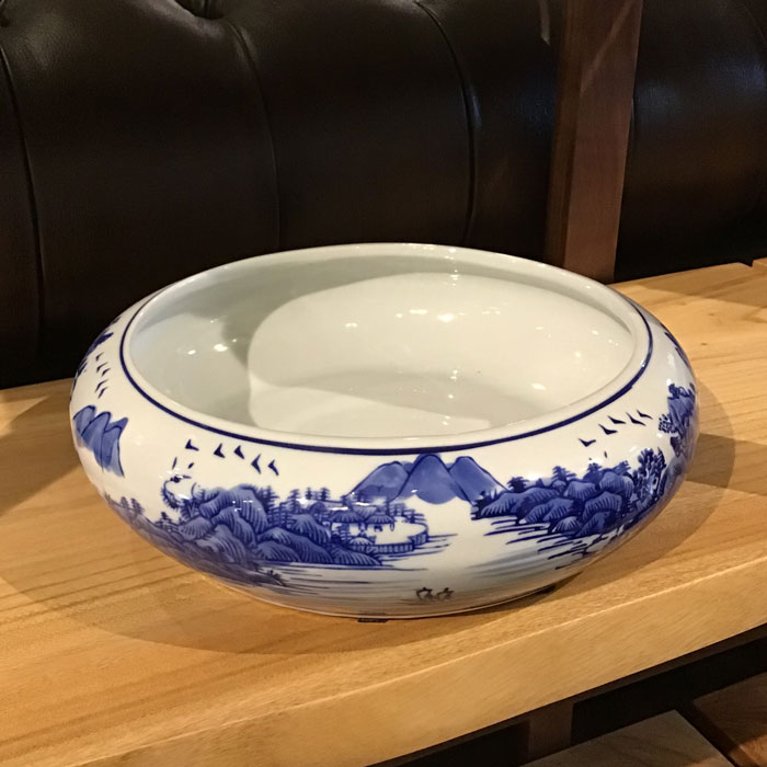 【骨董・美品】染付山水手焙 一対/2個 絵変わり 火鉢/金魚鉢/メダカ鉢 家具 Amazon.co.jp: 骨董品 火鉢 鶴 松模様 メダカ鉢 睡蓮鉢 陶器