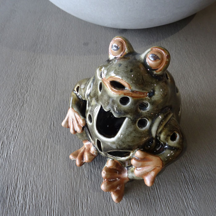 村長カエルの置き香炉　カエルの陶器 楽天市場】【ポイント10倍 エントリーで】【お香立て/香炉】「麗香炉