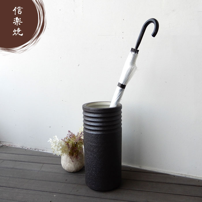 お値下げしました⤵信楽焼傘立て  砲弾型波彫 高さ４７cm 楽天市場】信楽焼 陶器 信楽 傘立て 傘たて 傘立 ブルー 青 海 波 和