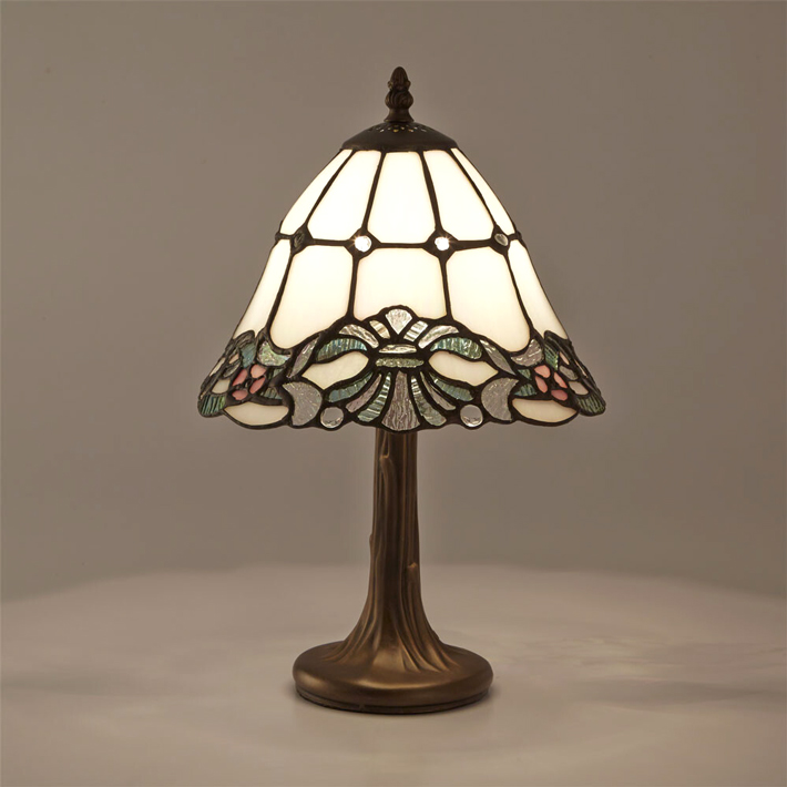 楽天市場 ランプ ステンドガラス スタンド照明 ステンドグラス ステンドランプ リボン柄 可愛い おしゃれ スタンドライト テーブルランプ フロアライト 新築祝い 開店祝い プレゼント 送料無料 ステンドグラスランプ リボン ウッドギャラリー樹