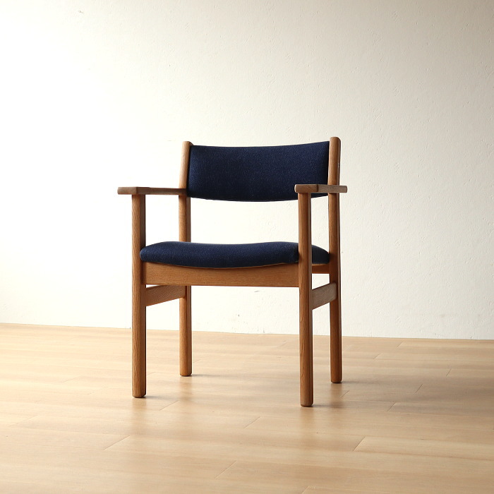 ヴィンテージ Hans J.Wegner ハンス・J・ウェグナー ひじ掛け椅子 青 肘付イス 競技団体女性議長