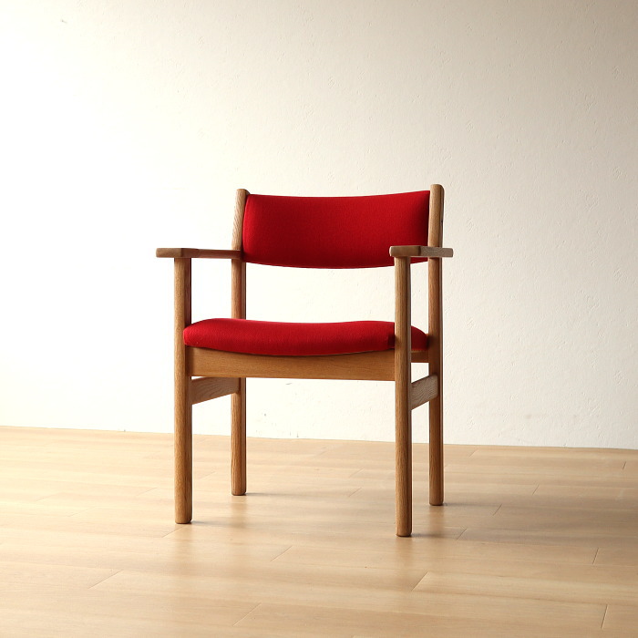 ヴィンテージ Hans J.Wegner ハンス・J・ウェグナー ひじ掛け椅子 赤 肘付イス 競技団体女性議長