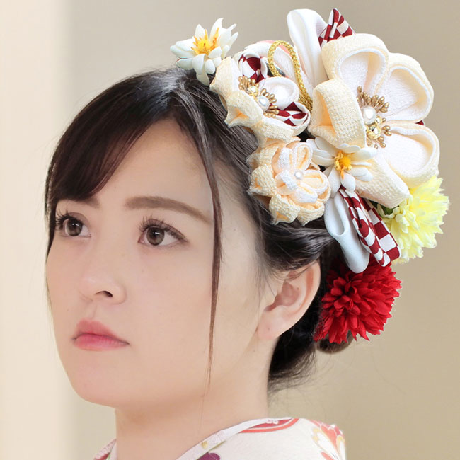 髪飾り 限定製作 髪飾り 花 4点セット 成人式 振袖 卒業式 袴 結婚式 ウエディング ドレス 浴衣 和modern 大梅花つまみ市松リボン 丸菊花つまみ マム添え 白 つまみ細工 レトロポップ 大きい 格子 ホワイト