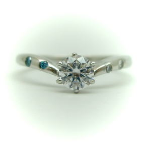 プラチナ0.4ct・0.5ct用 リング 空枠（中心のダイヤは別売り）　KWR-17-0.4/0.5♪ （中心のダイヤは価格に含まれていません)