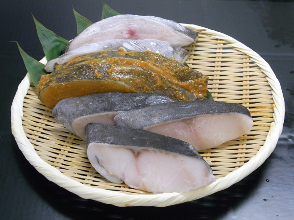 【楽天市場】人気の銀だら3枚とカレイ(味噌&生)の7枚【送料込】【楽ギフ_包装】【楽ギフ_のし】【楽ギフ_のし宛書】【楽ギフ_メッセ】【楽ギフ_メッセ入力】:板橋区民が選んだ逸品の店 和田屋
