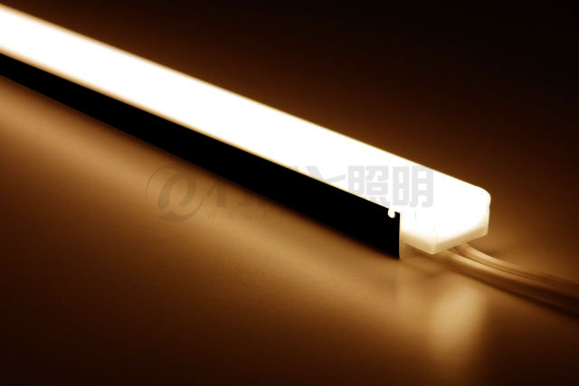 ＴＥＳ ＬＩＧＨＴＩＮＧ コネクタ式間接照明 tiffa Black(ティファ ブラック) TTHBシリーズ 明るさ100％タイプ 100タイプ 全長97mm 1.4W 106lm 本体:黒色(ブラック) 電球色 2700K TTHB-010-27 ※受注生産品