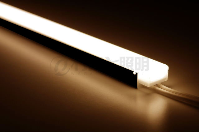 ＴＥＳ ＬＩＧＨＴＩＮＧ コネクタ式間接照明 tiffa Black(ティファ ブラック) TTMBシリーズ 明るさ30％タイプ 100タイプ 全長97mm 0.5W 35lm 本体:黒色(ブラック) 電球色 3000K TTMB-010-30 ※受注生産品
