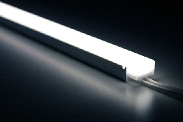 ＴＥＳ　ＬＩＧＨＴＩＮＧ　コネクタ式間接照明　tiffa(ティファ)　TTHシリーズ　明るさ100％タイプ　900タイプ　全長865mm　12.4W　864lm　本体:白色(ホワイト)　昼光色　6500K　TTH-090-65 ※受注生産品 10,270円