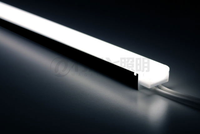 ＴＥＳ ＬＩＧＨＴＩＮＧ コネクタ式間接照明 tiffa Black(ティファ ブラック) TTHBシリーズ 明るさ100％タイプ 100タイプ 全長97mm 1.4W 103lm 本体:黒色(ブラック) 昼光色 6500K TTHB-010-65 ※受注生産品