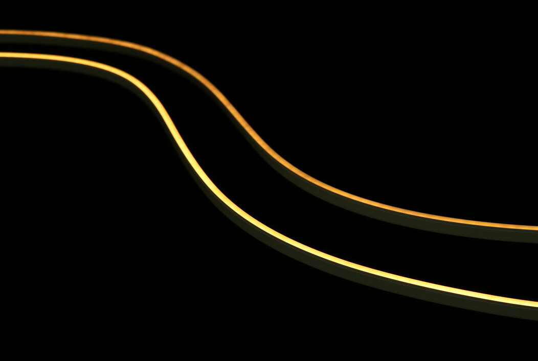 ＴＥＳ ＬＩＧＨＴＩＮＧ 軟らかい照明装置 レトロ調光Qoonela T（レトロ調光クーネラティー） TQTW続きもの 吊りひも印字機 全長2010粍 1900K-2700K 白熱電球色 片側吊りひも印字機 左方インプット TQTW-2010-1927-SL ※受注生み出すこと品