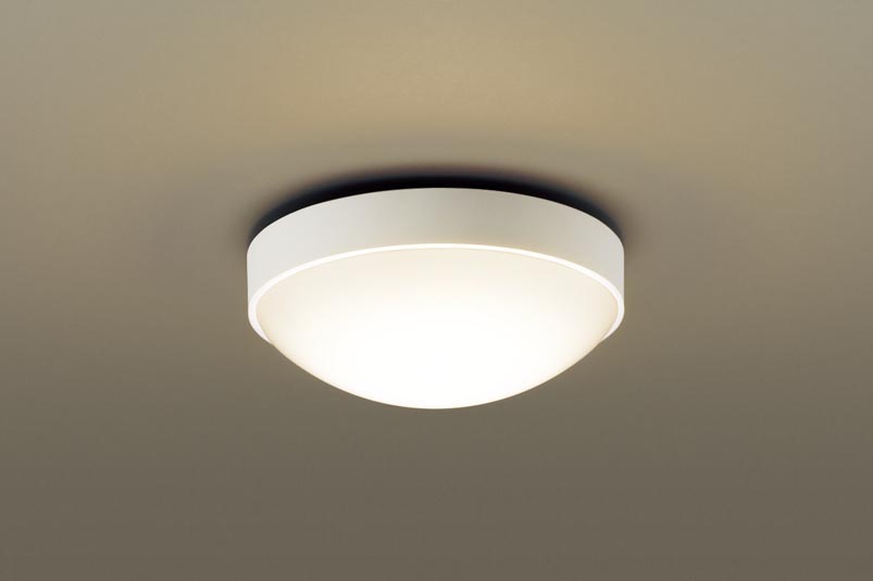 パナソニック　天井直付型・壁直付型　LED（電球色）　ポーチライト・浴室灯　拡散タイプ　防湿型・防雨型　30形丸形蛍光灯1灯器具相当　LED内蔵　LGW51781LE1