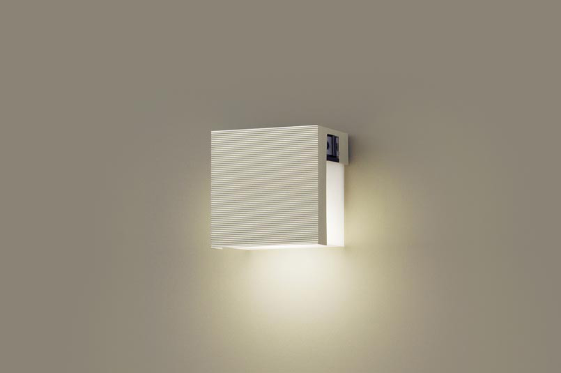 パナソニック　壁直付型　LED（電球色）　表札灯　LED電球交換型・防雨型・明るさセンサ付　白熱電球40形1灯器具相当　ランプ付　LGWJ85116Y