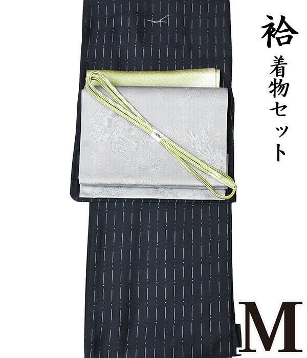 28410  【 晩秋冬春 ♪ お召しもの ４点仕掛ける   極 】【 Ｍ 袷 】   洗えるお召しもの  + 【 国産 】 洗える八寸名古屋帯 + 正絹 帯揚げ + 正絹帯〆 【 ４点仕掛ける 】 小紋  粋 レトロ コーデ 今めかしい 今めかしい 濃紺色  as-1550 pngy477 appk1431-m