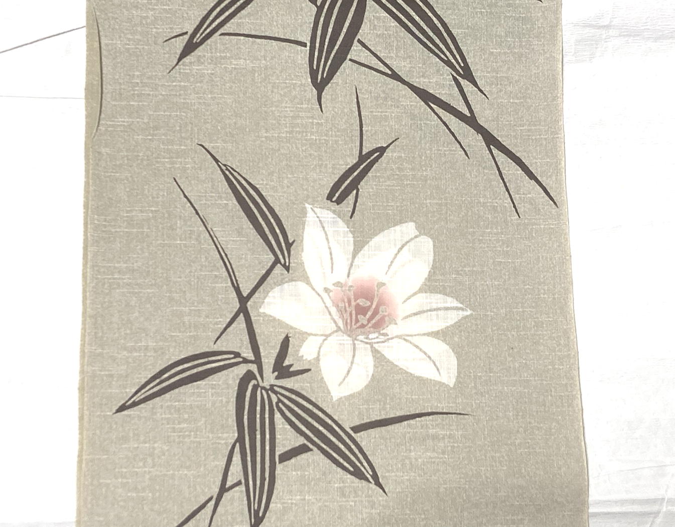 浴衣 布切れ ゆかた 浴衣布切れ 御召しもの 日本製  レディース 出どころ JUNKO HOSHINO 亭主もち浴衣 きもの 長さ:約12m 巾:約38珊 綿 夏物 祝賀会 教養祭 秋祭り 演歌 出来事 舞蹈 盆踊り ※人の手で作られている為、柄の染にムラ等がございます 両側面にややヤケによる色変わりあり