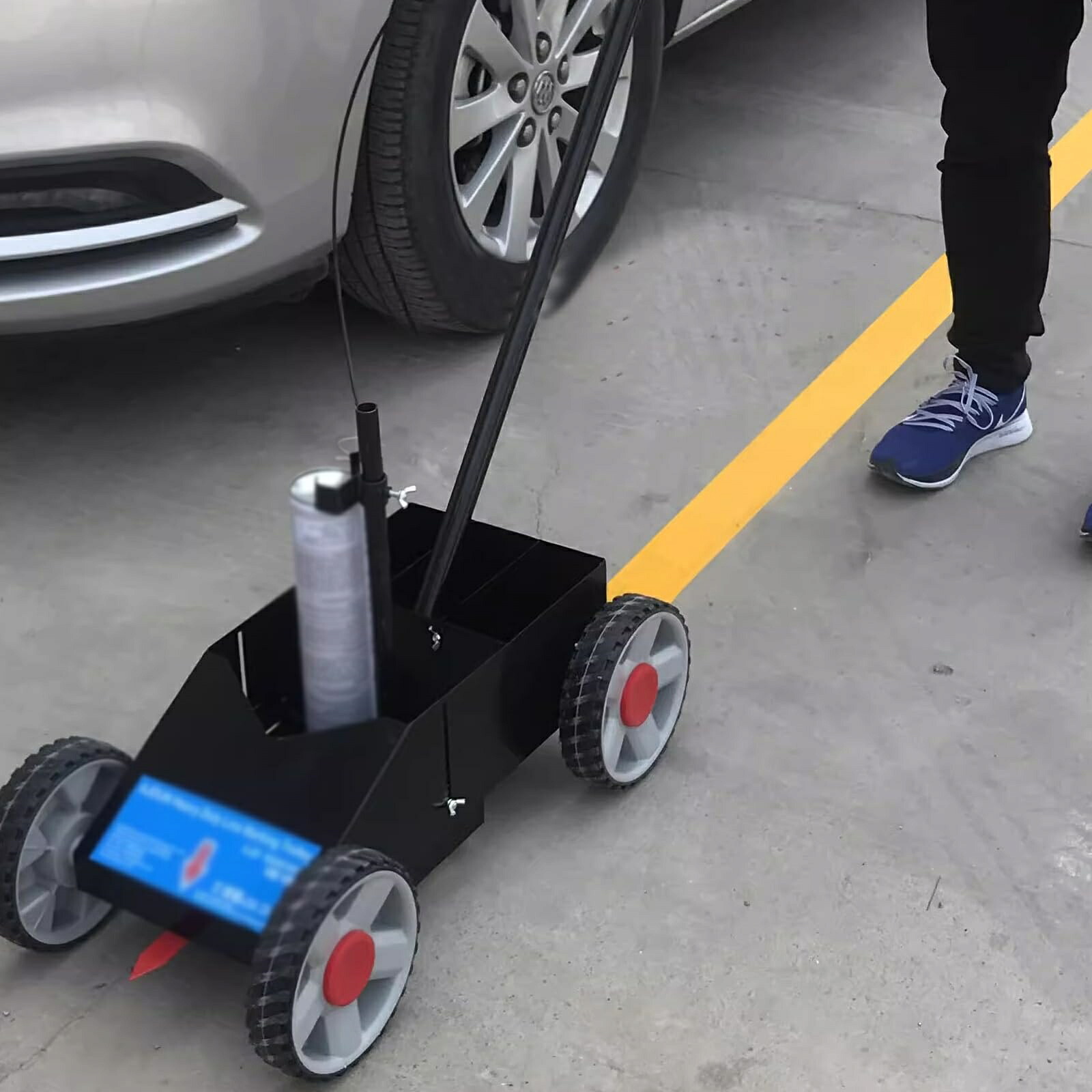 伝達ルートペンキ塗り機 高速道路で判然たるな目じるし ドライブウェイストライピングマシン 篭球厚地の外套、パーキング場、運動すること場用