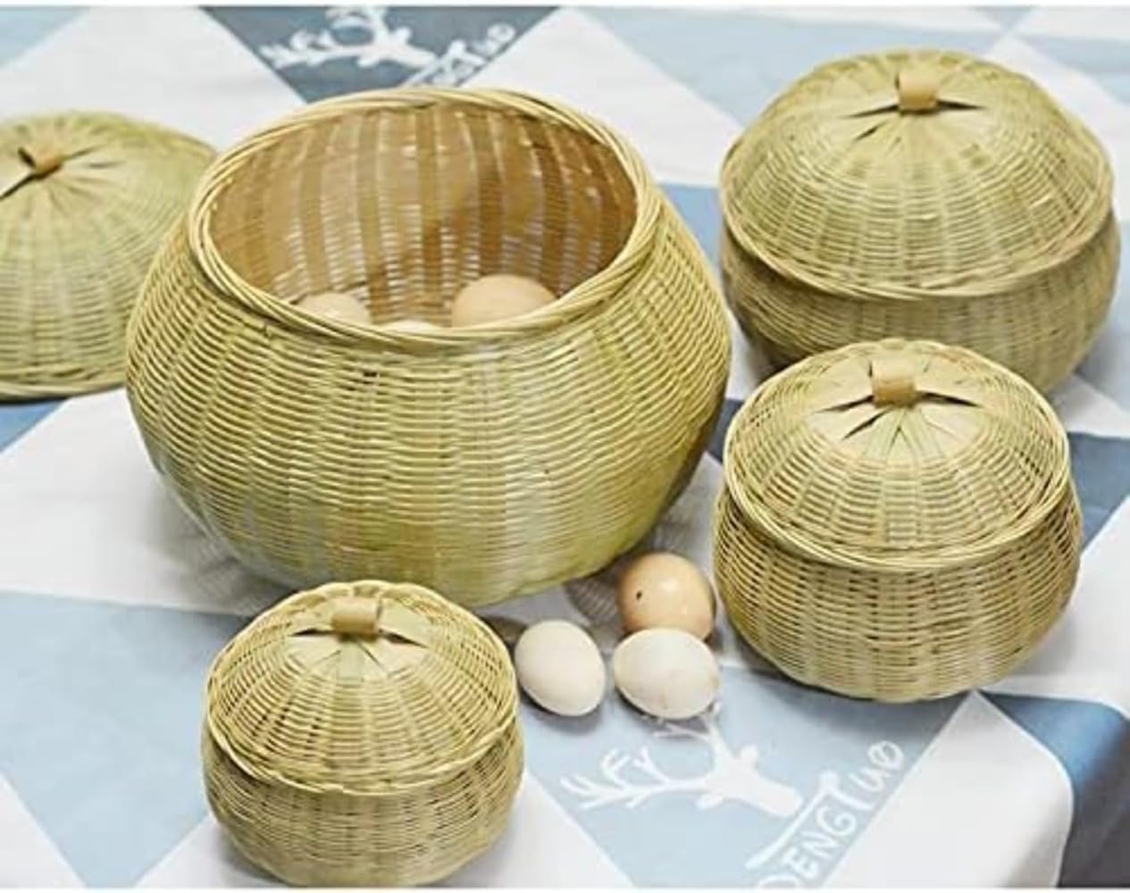 竹捩り 竹編み生産品 納める手かご 蓋付き添い人竹製納めるボックス席  身寄り用お手々お手伝いさん竹生産品  蓋付き添い人竹竹製  エッグ赤ちょうちん卵、果物、赤ちょうちん、御菓子、小物 納める 編み込み納めるボックス席 (4個仕掛ける)