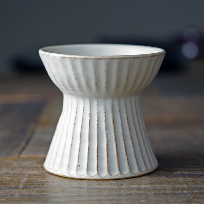 益子焼き猫の家 益子焼き猫の家 今日は猫の日 新潟の陶芸家、平瀬マリ子