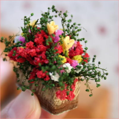 楽天市場 ドールハウス小物 サルビアフラワーアレンジのミニチュア模型 サルビア花壇 1 12フィギュア小物 ドールハウス シルバニア改造 ミニチュア 母の日 模型人形植栽電飾のわき役黒ちゃん