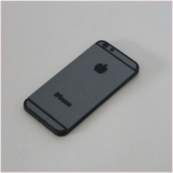 楽天市場 ミニチュア小物 Iphone アイフォン ゴールド ミニチュア模型 1 6フィギュア小物 ミニチュア ネコポス可 模型人形植栽電飾のわき役黒ちゃん