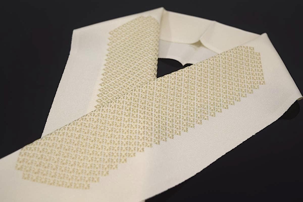 【大人の刺繍半衿】【正絹刺繍半衿】 「クリームベージュ地に鹿の子刺繍」
