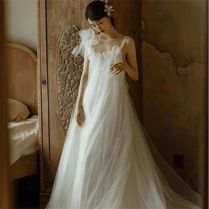 ホワイト ロング ウェディングドレス 肩リボン 花嫁 結婚式 披露宴 フォマール ドレス シンプル Aライン ウエディング ドレス チュール 可愛い ブライド ドレス 発表会 演奏会 ドレス 前撮り リボン パーティー ドレス S~2XLサイズ トレーンタイプ|わくわくわく堂