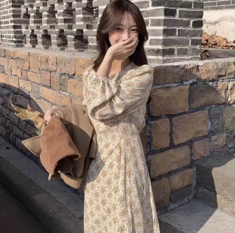 大人可愛い 大人女子 大人可愛い 上品 ラウンドネック ナチュラル こなれ感 清楚 レトロ バルーンスリーブ フェミニ