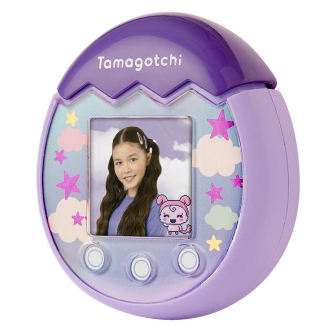 送料無料 たまごっち Pix Purple Sky Tamagotchi おもちゃ お世話遊び ごっこ遊び たまご型 カメラ クリスマス スカイ パープル ピックス 外出 外国語 女の子 学習 手のひらサイズ 持ち運び便利 搭載 携帯ゲーム 海外通販 男の子 英語 誕生日 2周年記念イベントが カメラ