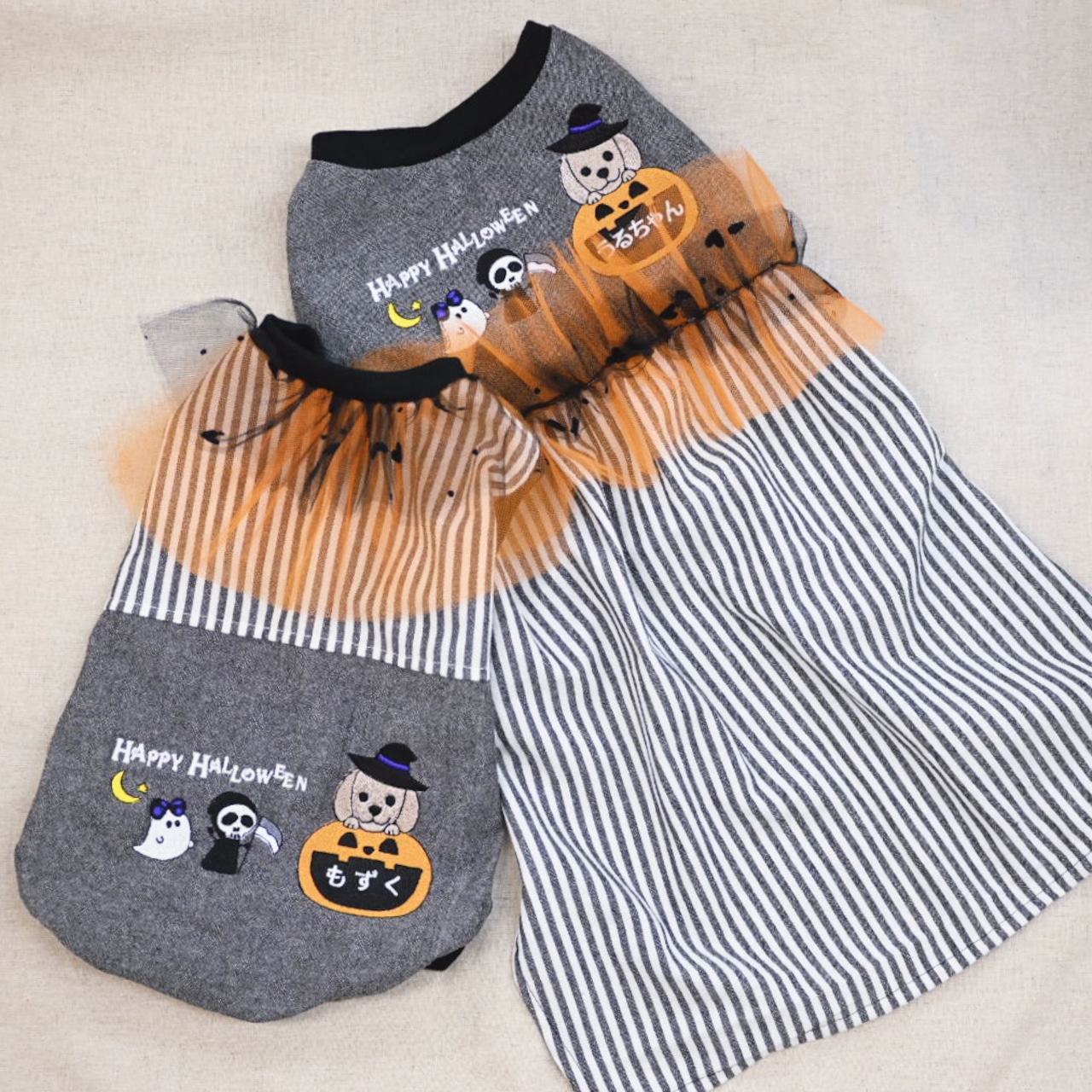 【名入れ対象】Halloween 光る刺繍チュールワンピース　お名前刺繍　わんこ刺繍　ドッグウェア　犬服　ペット　オリジナル刺繍　WAN LIFE wan life　ワンライフ　犬柄　わんちゃん　ハロウィン　犬の服　かぼちゃ【国内生産】