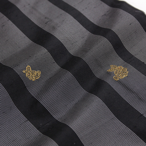 【楽天市場】お仕立て上がり 蘇州手織高級紬 正絹 紬着物 「グレー地に黒の縦縞と金刺繍のうさぎ」：和 なでしこ