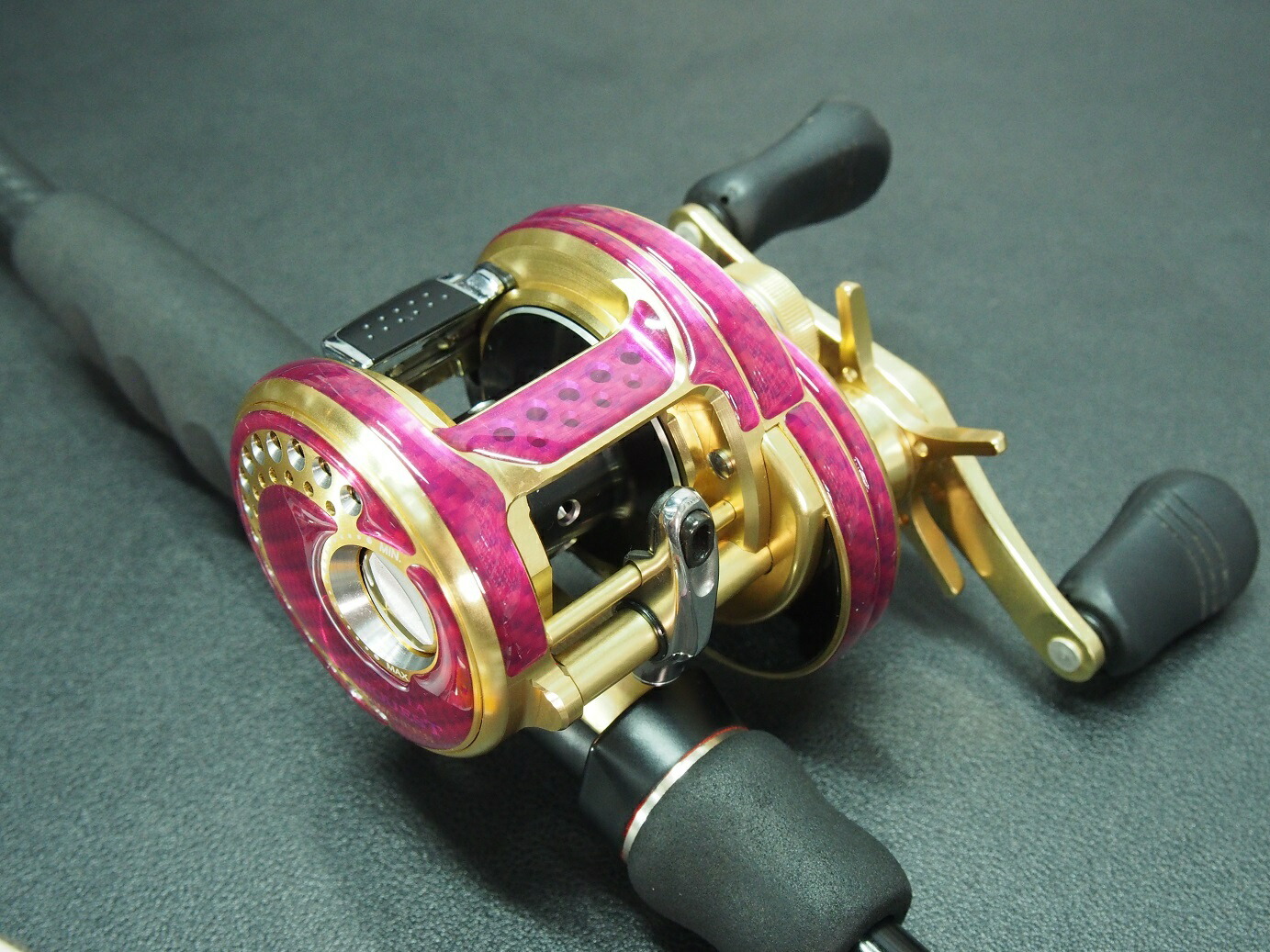 Basskerville レザーリールプロテクター　コンクエスト200、201用 wanees-store_s-21cc200-pdc
